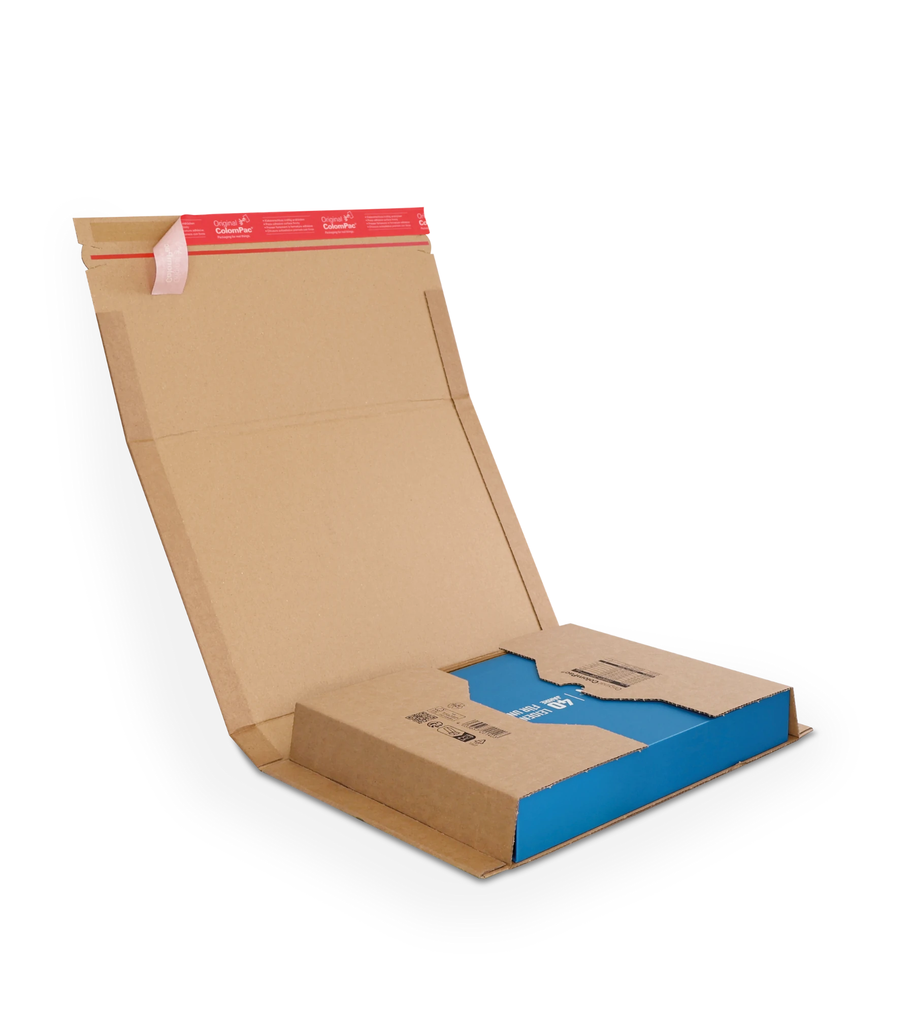 Wickelverpackung aus Wellpappe mit roten ColomPac-Selbstklebeverschluss oben. Im Inneren befindet sich ein teilweise sichtbarer blauer Gegenstand, der durch die Kartonkonstruktion sicher fixiert ist. Die Verpackung ist für den Versand konzipiert.